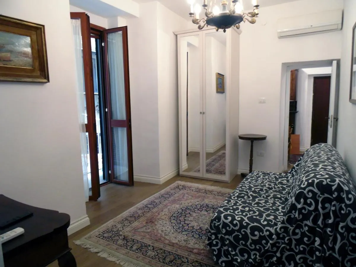 Charme Napoletano Quartieri Spagnoli Naples